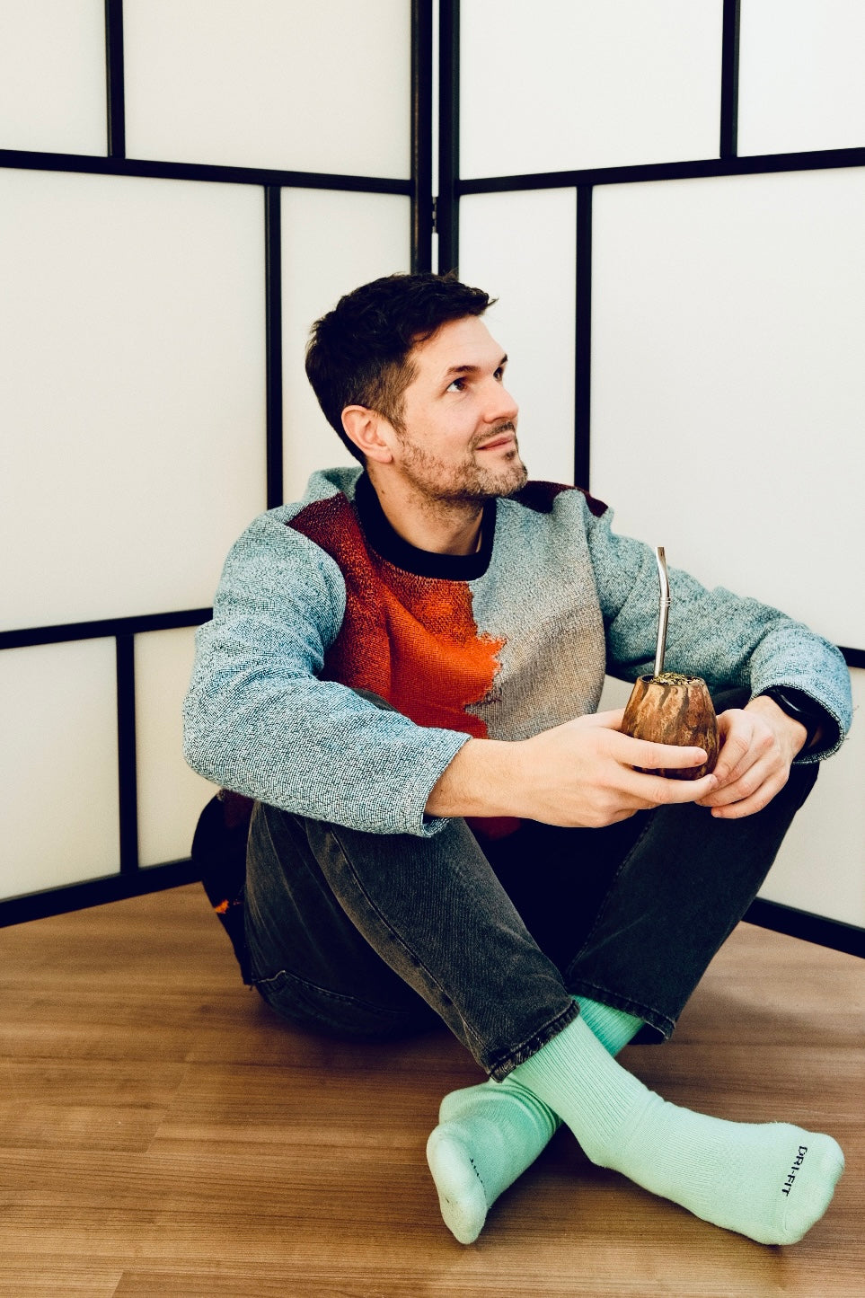 Mago mate drinken op traditionele wijze